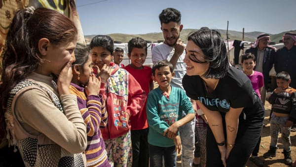 Dua Lipa sempre foi "Palestina Livre". Por sorte, ela também sempre foi muito mais.